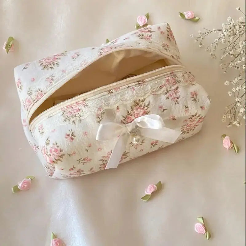 1Pcs Large Capacity Makeup Organizer Women Lace Bow Cosmetic Bag Travel Toiletry Bag Storage Bag Zipper Ruffles Pencil Case
