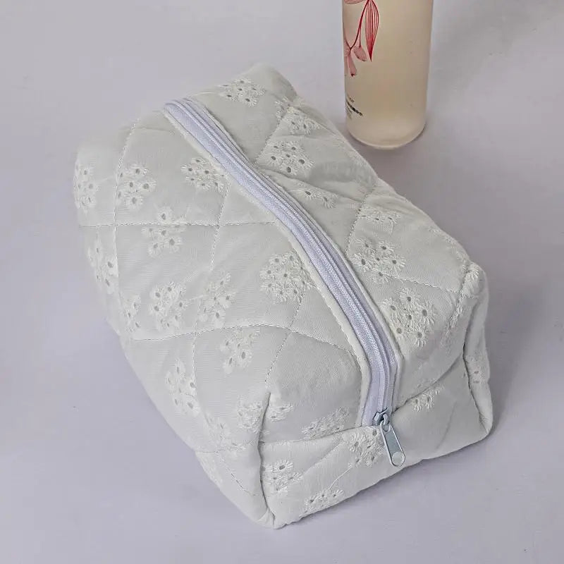 1Pcs Large Capacity Makeup Organizer Women Lace Bow Cosmetic Bag Travel Toiletry Bag Storage Bag Zipper Ruffles Pencil Case