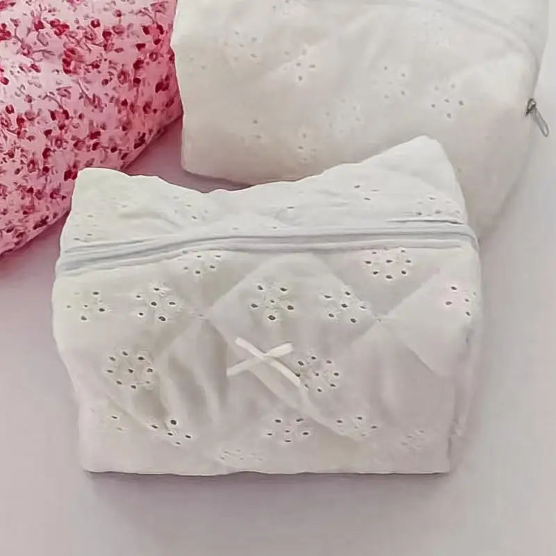 1Pcs Large Capacity Makeup Organizer Women Lace Bow Cosmetic Bag Travel Toiletry Bag Storage Bag Zipper Ruffles Pencil Case