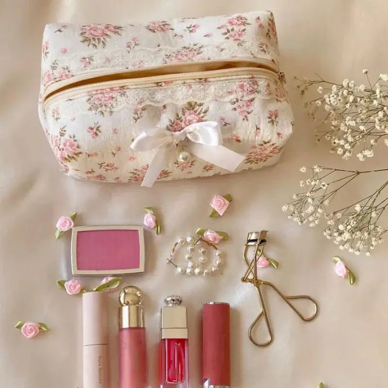 1Pcs Large Capacity Makeup Organizer Women Lace Bow Cosmetic Bag Travel Toiletry Bag Storage Bag Zipper Ruffles Pencil Case