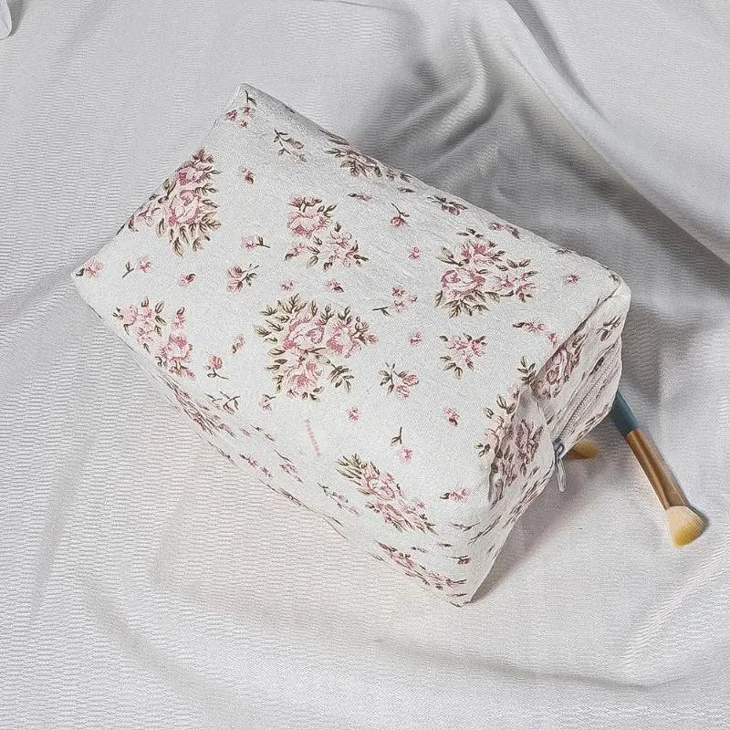 1Pcs Large Capacity Makeup Organizer Women Lace Bow Cosmetic Bag Travel Toiletry Bag Storage Bag Zipper Ruffles Pencil Case