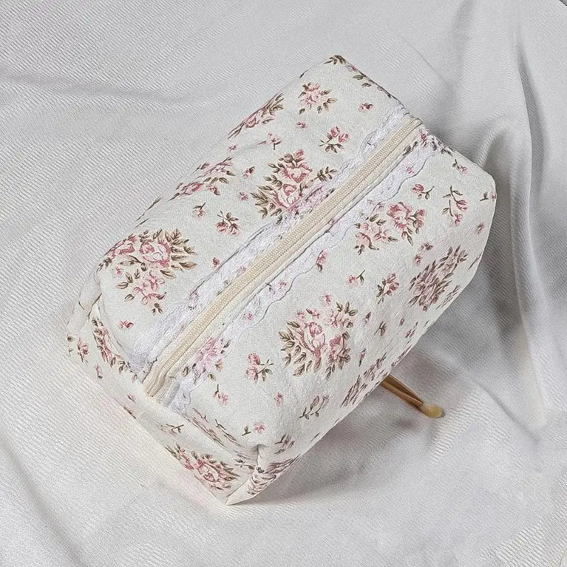 1Pcs Large Capacity Makeup Organizer Women Lace Bow Cosmetic Bag Travel Toiletry Bag Storage Bag Zipper Ruffles Pencil Case