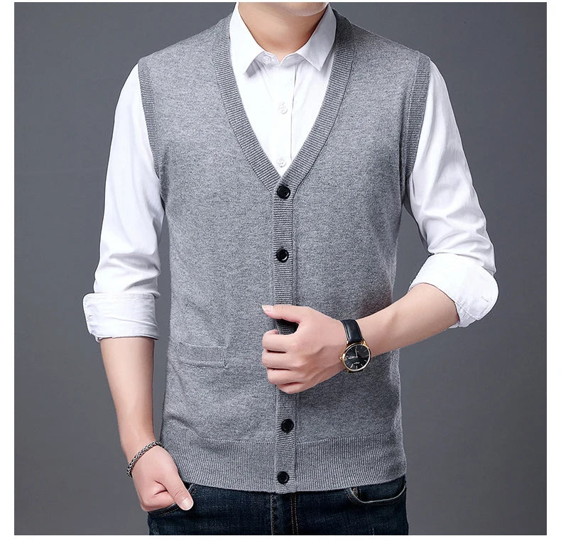 2025 High Quality New Autum Winter Fashion Brand V Neck Knit Korean Vest Christmas Sweater Men Woolen Casual Mens Clothes