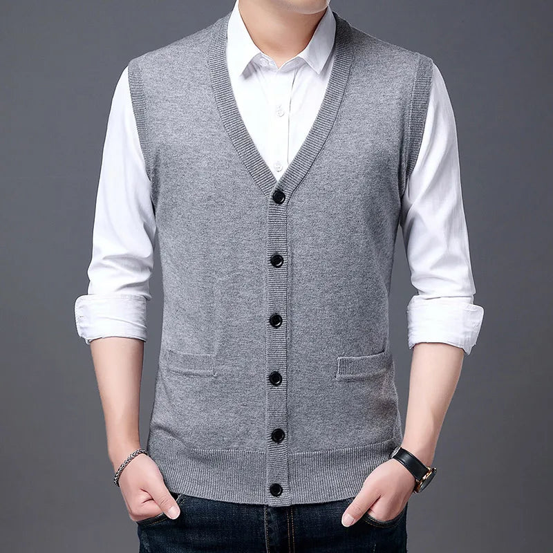 2025 High Quality New Autum Winter Fashion Brand V Neck Knit Korean Vest Christmas Sweater Men Woolen Casual Mens Clothes