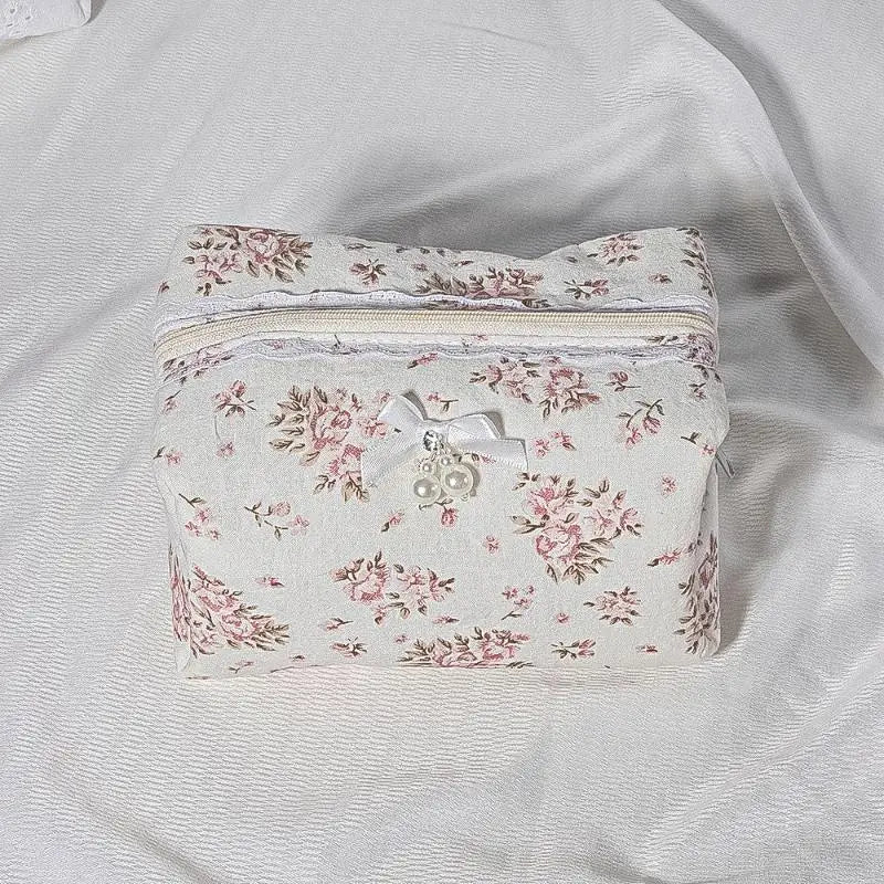 1Pcs Large Capacity Makeup Organizer Women Lace Bow Cosmetic Bag Travel Toiletry Bag Storage Bag Zipper Ruffles Pencil Case