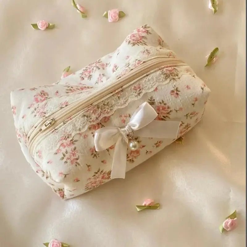 1Pcs Large Capacity Makeup Organizer Women Lace Bow Cosmetic Bag Travel Toiletry Bag Storage Bag Zipper Ruffles Pencil Case