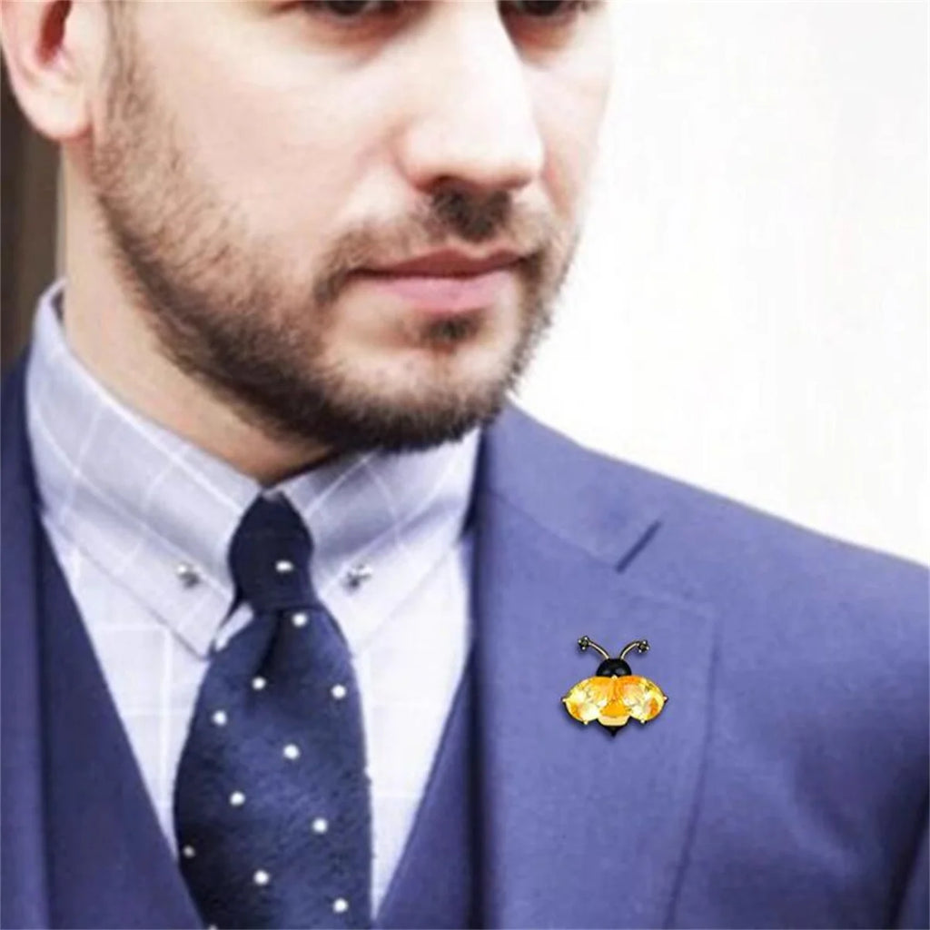 Bee Brooch Women's Fashionable And Exquisite Small Pin Suit Shirt Backpack Decoration Jewelry Party Birthday Gift 2024