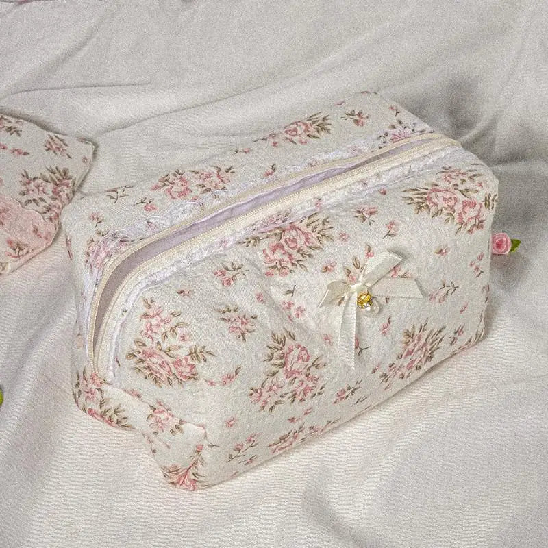 1Pcs Large Capacity Makeup Organizer Women Lace Bow Cosmetic Bag Travel Toiletry Bag Storage Bag Zipper Ruffles Pencil Case