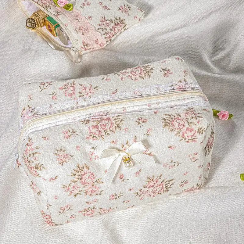 1Pcs Large Capacity Makeup Organizer Women Lace Bow Cosmetic Bag Travel Toiletry Bag Storage Bag Zipper Ruffles Pencil Case