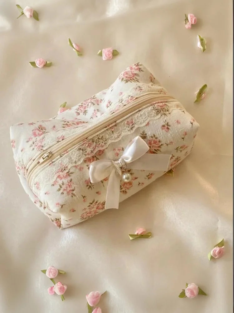 1Pcs Large Capacity Makeup Organizer Women Lace Bow Cosmetic Bag Travel Toiletry Bag Storage Bag Zipper Ruffles Pencil Case