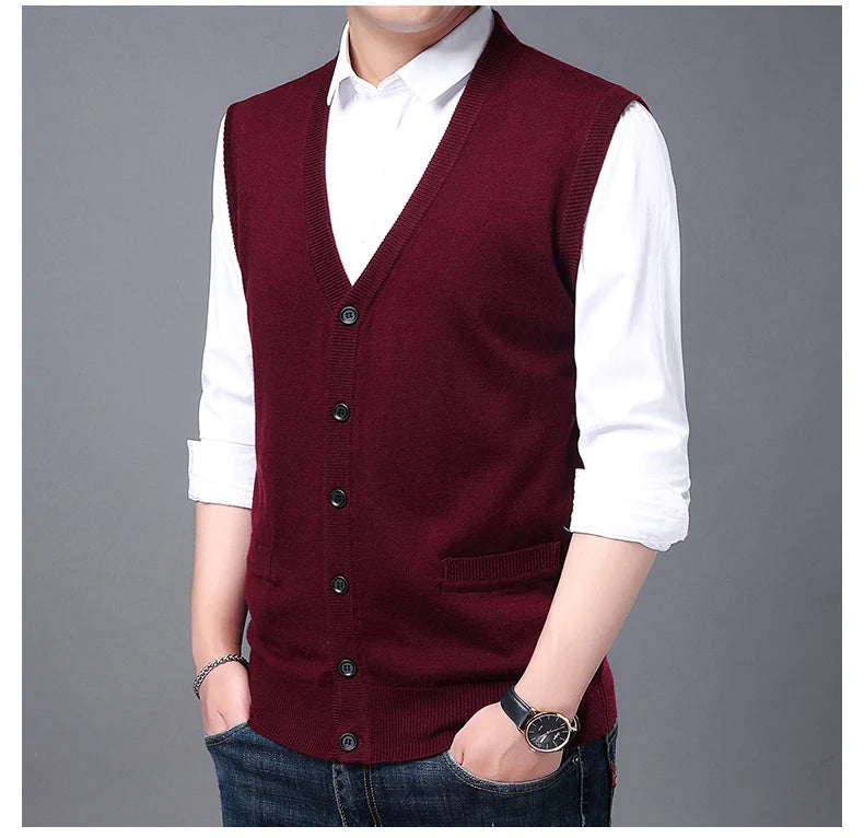 2025 High Quality New Autum Winter Fashion Brand V Neck Knit Korean Vest Christmas Sweater Men Woolen Casual Mens Clothes
