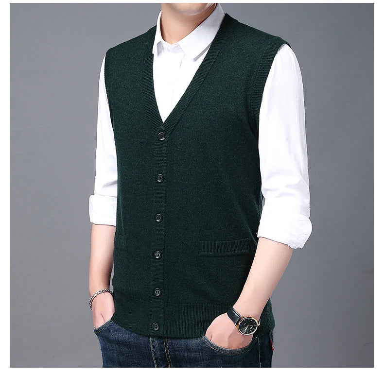 2025 High Quality New Autum Winter Fashion Brand V Neck Knit Korean Vest Christmas Sweater Men Woolen Casual Mens Clothes