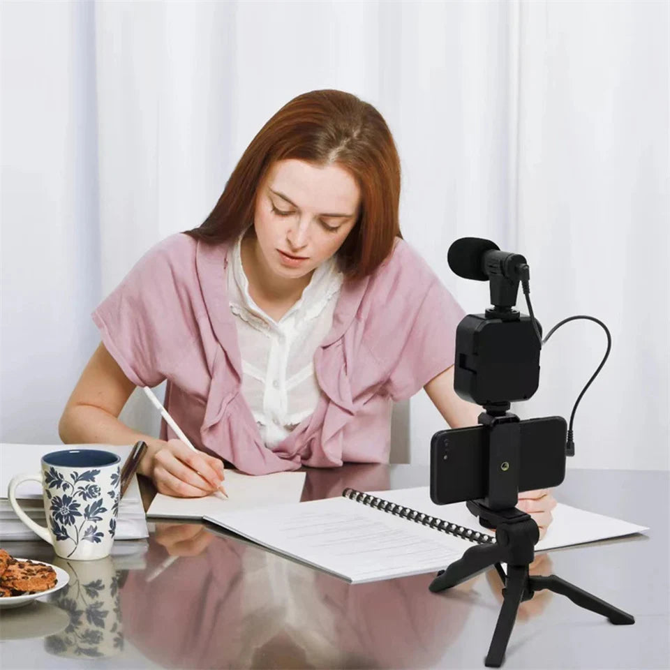 Smartphone Vlogging Kit With Tripod Phone Holder Mini Microphone LED Fill Light Starter For Live Stream Video YouTube