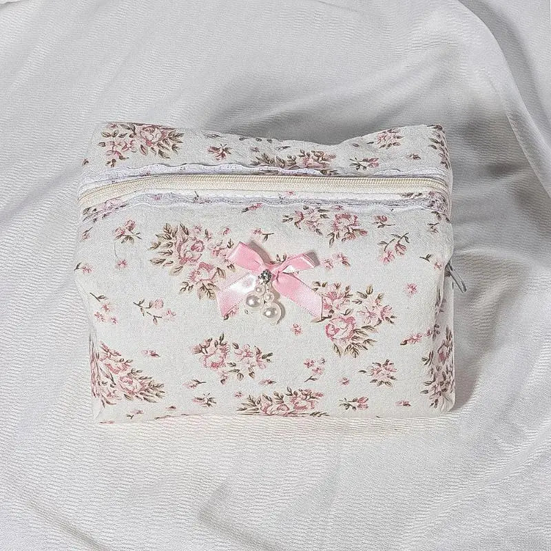 1Pcs Large Capacity Makeup Organizer Women Lace Bow Cosmetic Bag Travel Toiletry Bag Storage Bag Zipper Ruffles Pencil Case